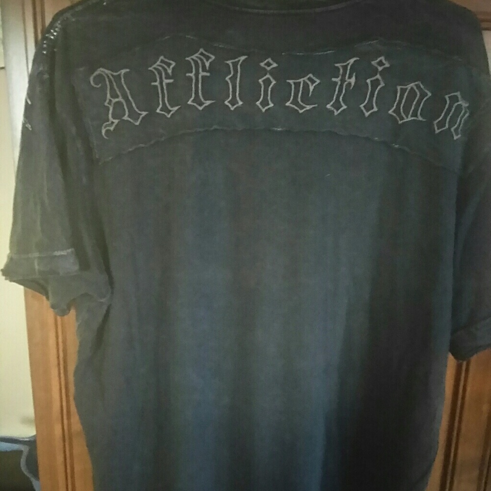 Men's affliction t shirt